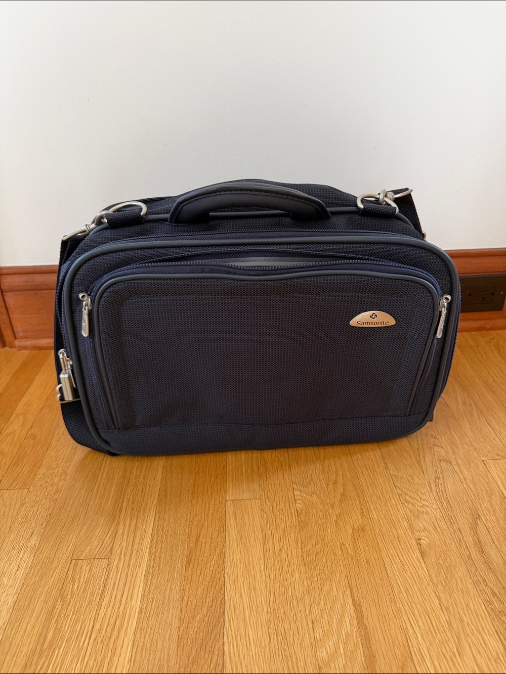 Samsonite Dark Blue Laptop Briefcase with Front Compartments